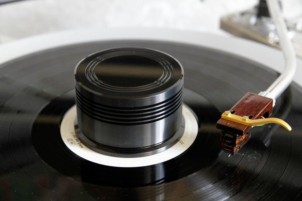 Schallplatten Gewicht / Puck - Plattendämpfer DELTA DEVICE 260g Vinyl schwarz (Rillen - schmal)