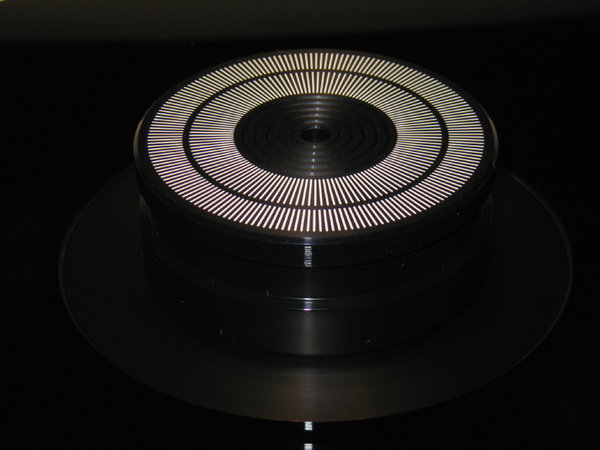 DELTA DEVICE Schallplatten Gewicht / Puck - Plattendämpfer mit Stroboskopmarkierung 160g
