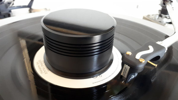 Schallplatten Gewicht / Puck - Plattendämpfer DELTA DEVICE 260g Vinyl schwarz - Oberseite glänzend